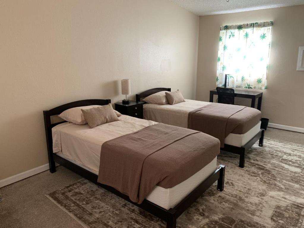Sebastian Gardens Inn & Suites エクステリア 写真